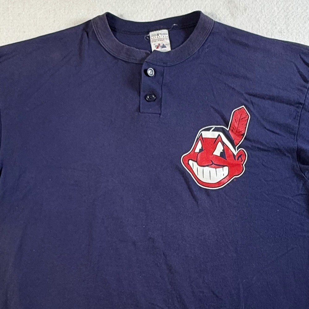 Cleveland Indians Chief Wahoo Shirt Mens XL Vintage Majestic Henley Blue #16‎
